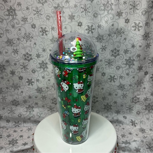 Sanrio Hello Kitty & Joey Christmas Tree Glitter Dome Top 24 Oz Tumbler - Picture 4 of 12